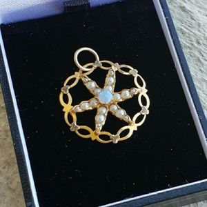 Beautiful Antique Starfish Pendant. 14k gold.